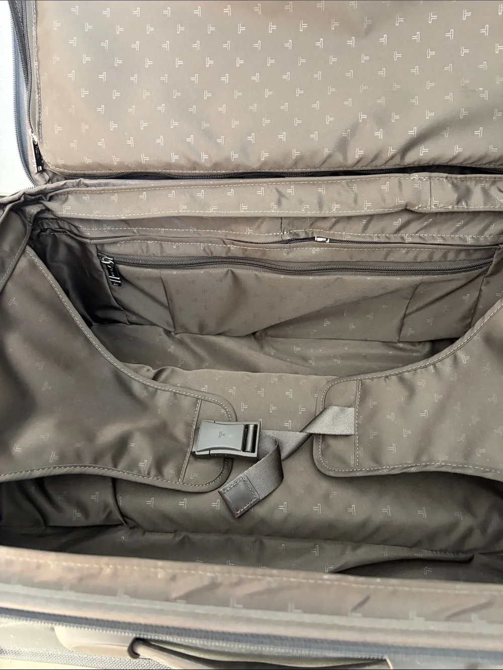TUMI Alpha 2 Carry-On Luggage Tumi Alpha 22020 Expandable Luggage 22020GY4